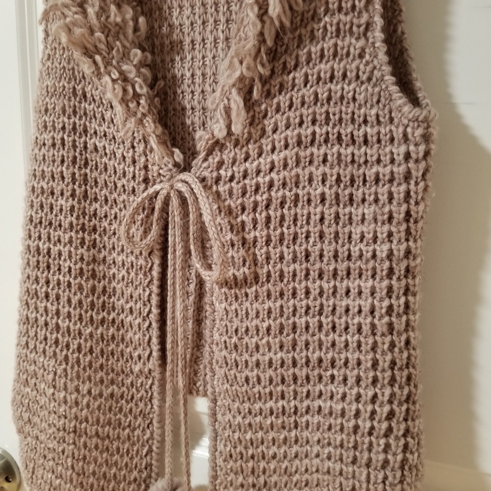 Vest - Picture 3 of 5